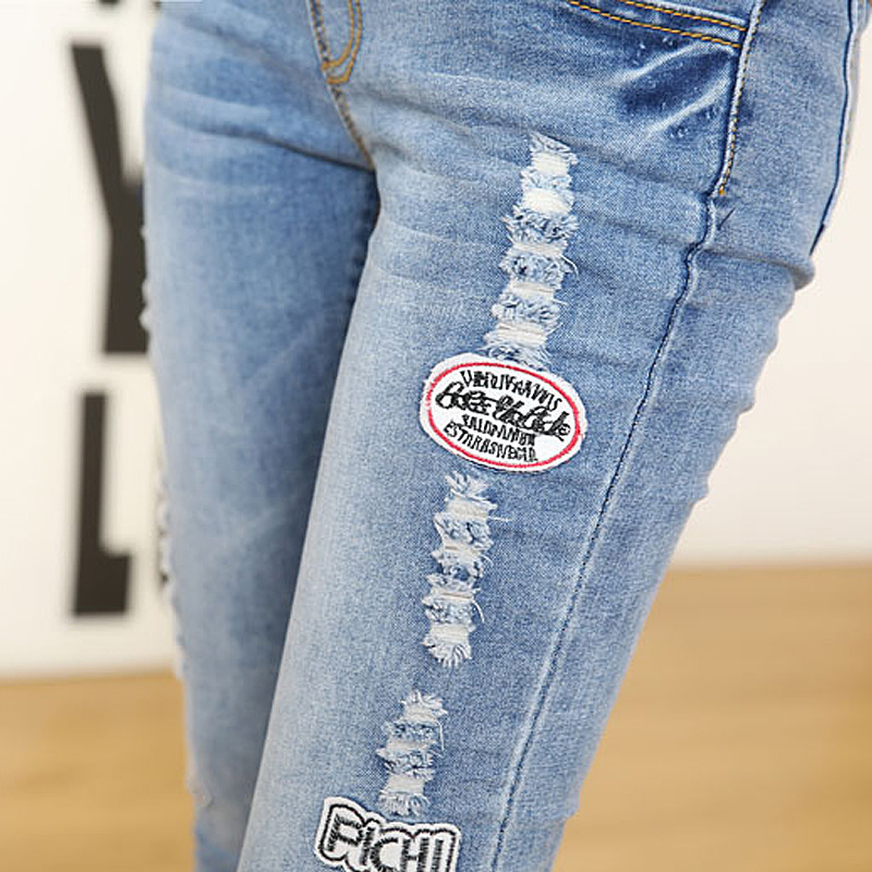 Labeling-holes-maternity-denim-leggings