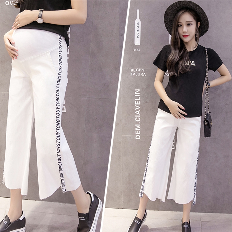 Alphabet-ribbon-black-white-pregnant-woman-cropped-trousers