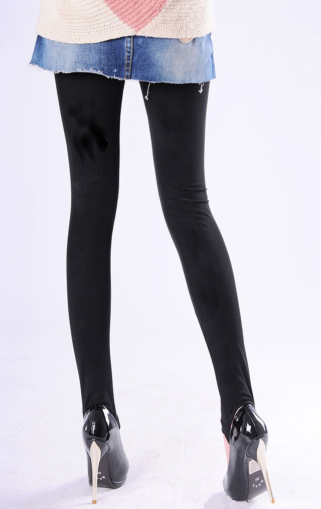 Black-stirrup-leggings-wholesale