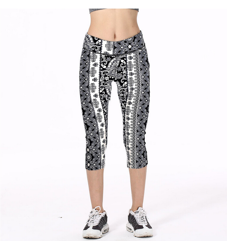 Black-white-decorative-pattern-women-7-minutes-pants-wholesale