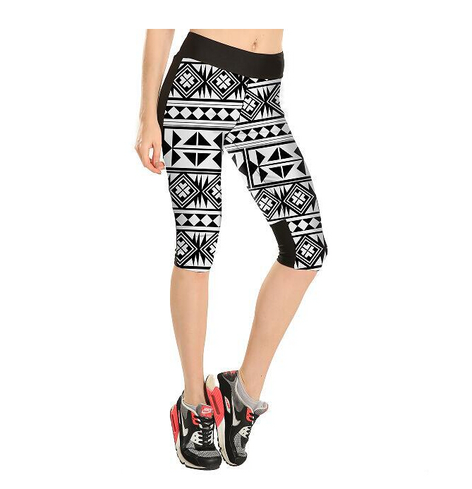 Black-white-geometric-pattern-lines-7-points-movement-pant-wholesale