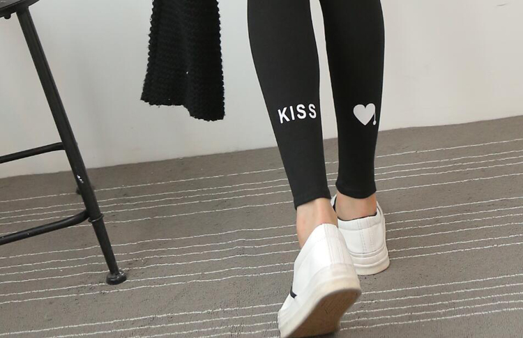 Female-kiss-word-pattern-cotton-legging-wholesale