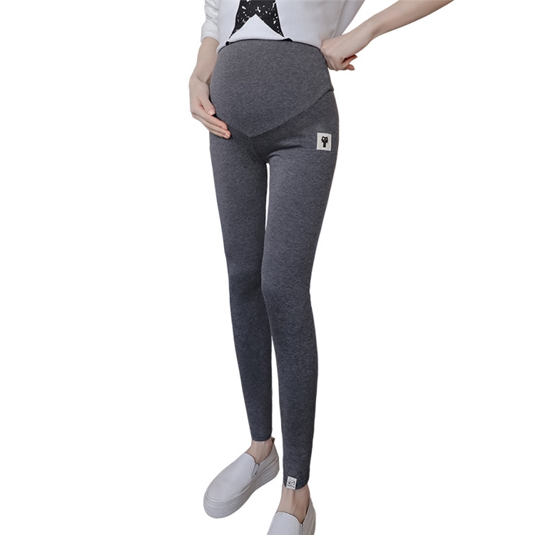 Kitten-stickers-pregnant-woman-pencil-pants