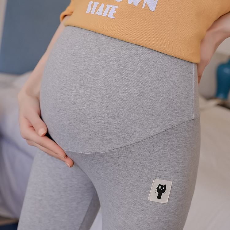 Kitten-stickers-pregnant-woman-pencil-pants