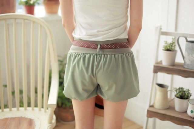 Women-khaki-shorts-leggings-wholesale