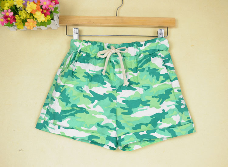 Womens-camo-short-leggings