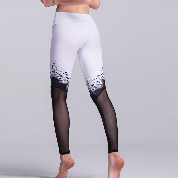 Black-and-white-printed-spliced-yoga-pants