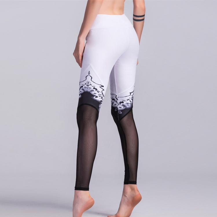 Black-and-white-printed-spliced-yoga-pants