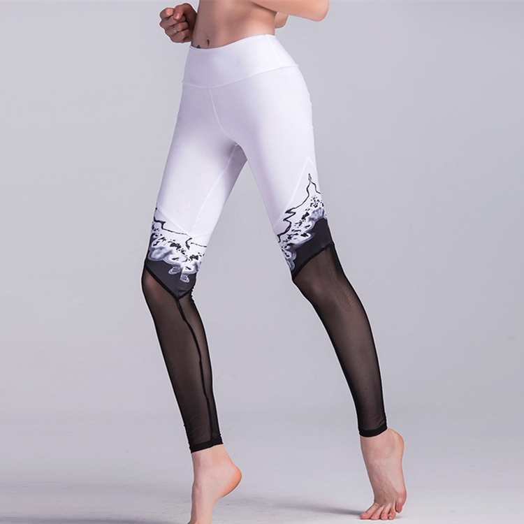 Black-and-white-printed-spliced-yoga-pants