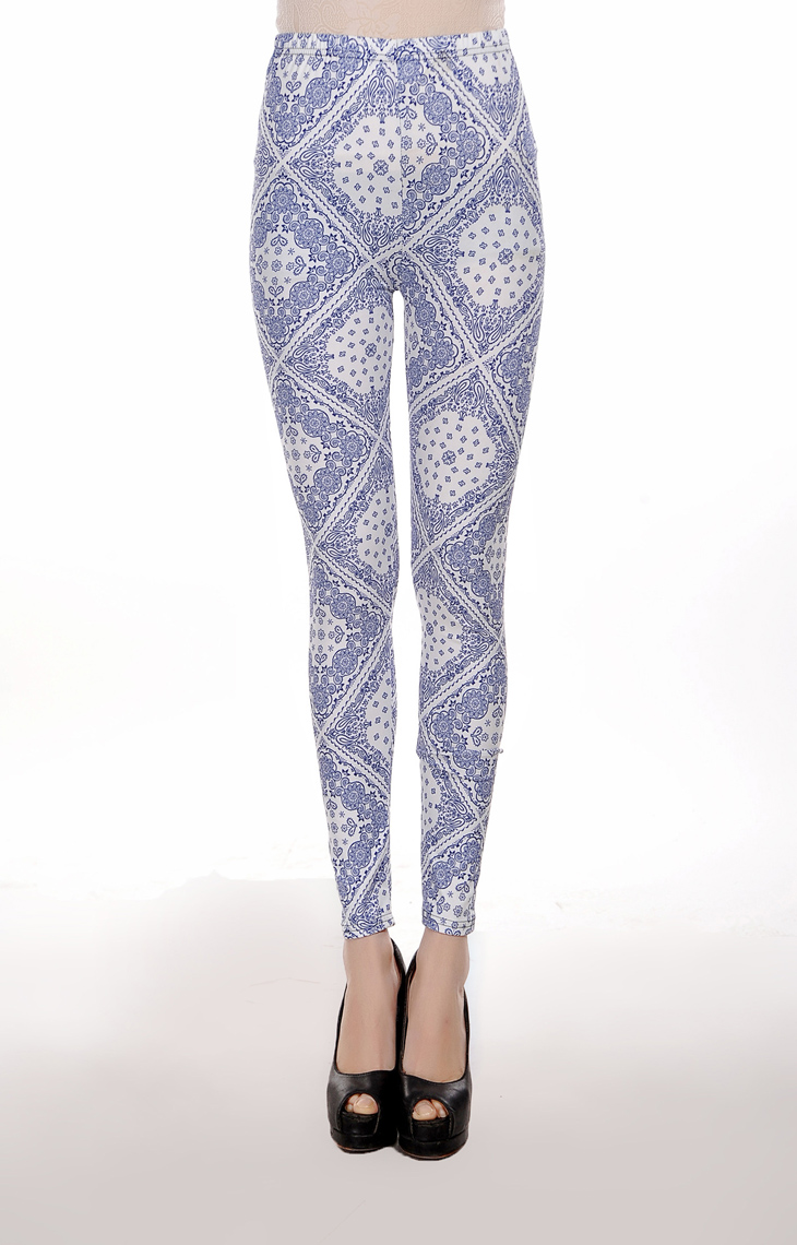Blue-and-white-printing-size-leggings