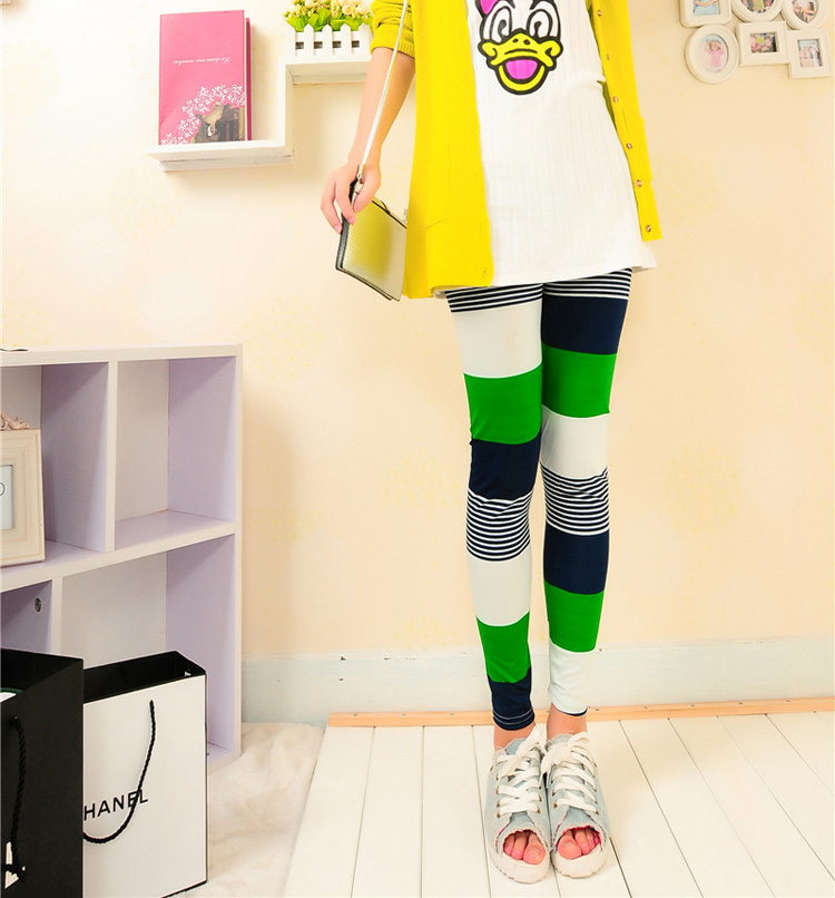 Brushed-lines-graffiti-fashion-leggings-wholesale