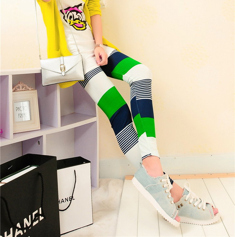 Brushed-lines-graffiti-fashion-leggings-wholesale