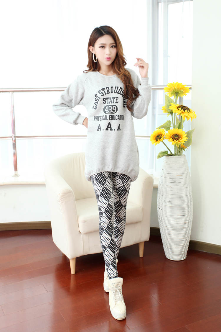 wholesale-Printed-in-black-and-white-checkered-trendy-leggings