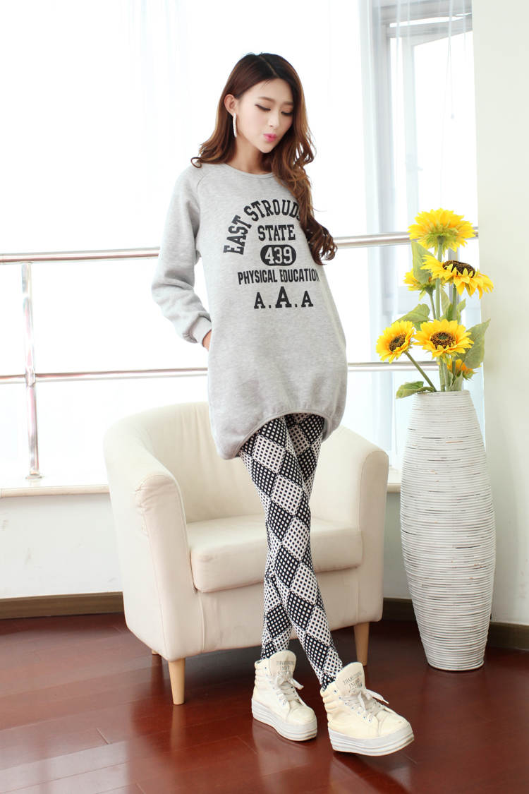 wholesale-Printed-in-black-and-white-checkered-trendy-leggings