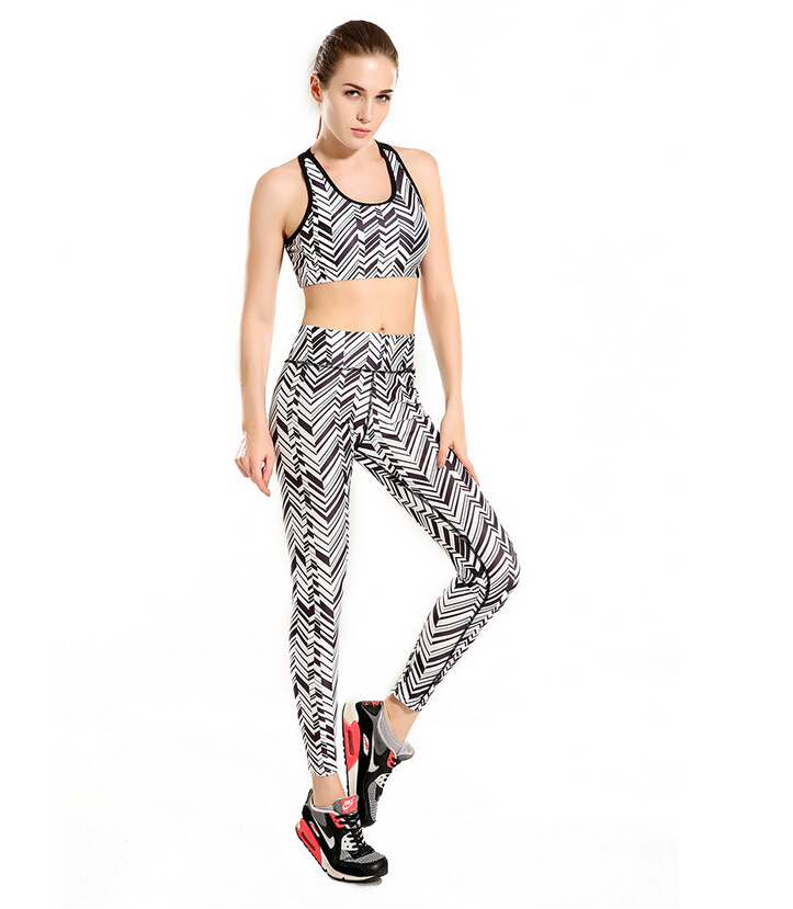 Black-white-diagonal-stripes-show-thin-female-nine-points-yoga-pants-wholesale