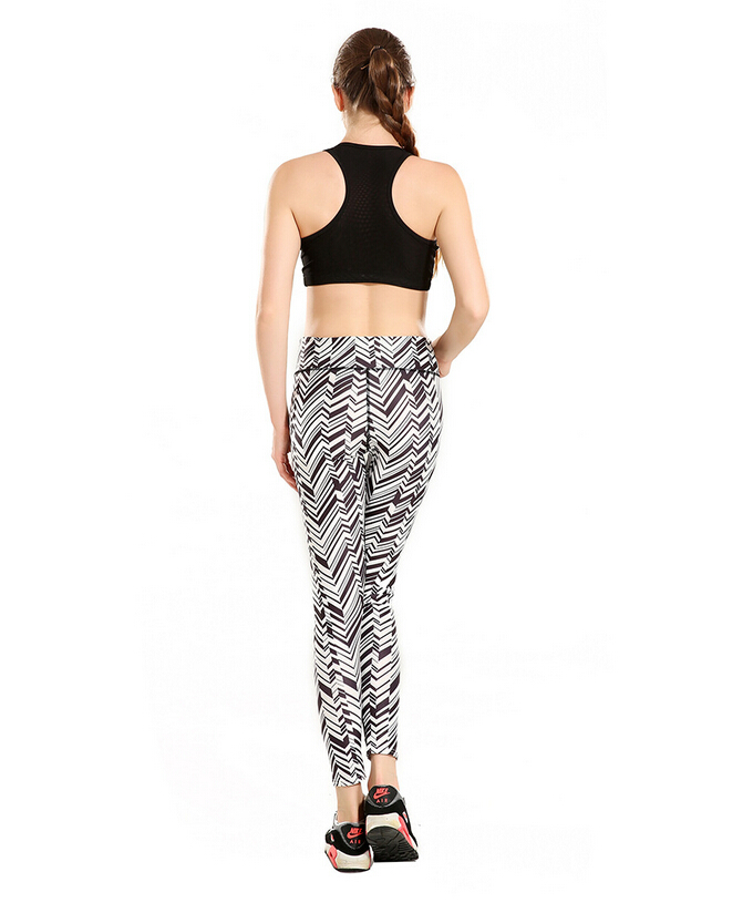Black-white-diagonal-stripes-show-thin-female-nine-points-yoga-pants-wholesale