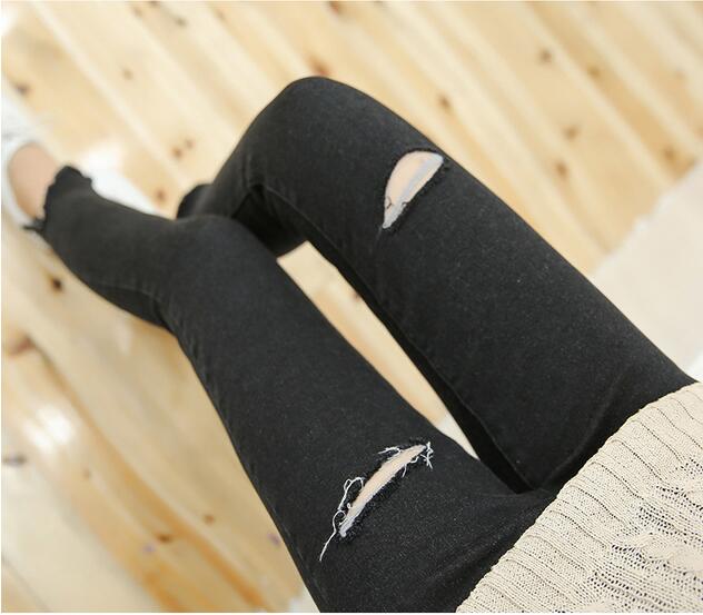 Female-hole-fringe-cut-jeans-pencil-pants-wholesale