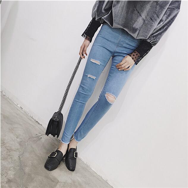 Knee-hole-female-stretch-jeans-wholesale