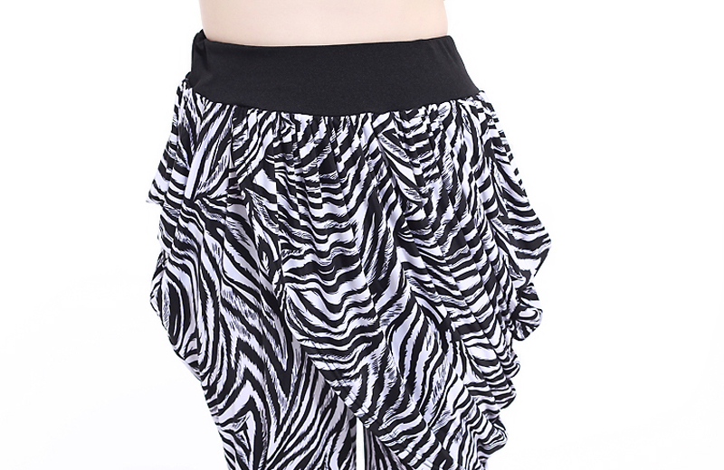 20-2-ong-Kong-zebra-leggings