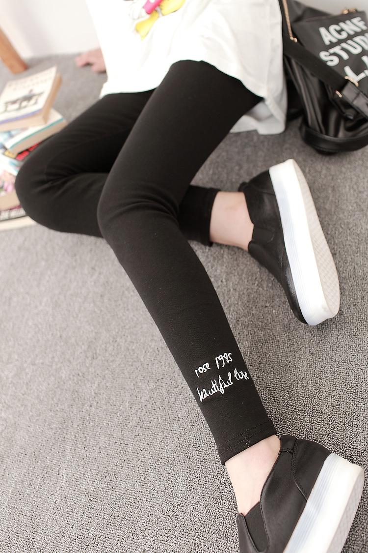 Embroidery-stretchy-leggings-for-women